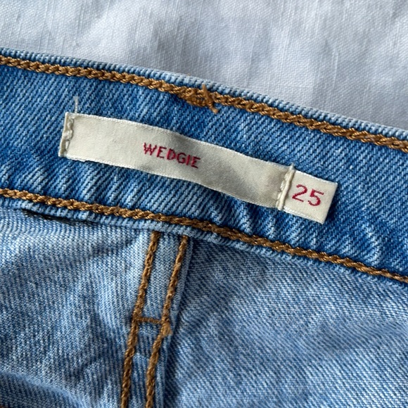 Levi’s Wedgie Jeans Size 25 - Picture 3 of 7